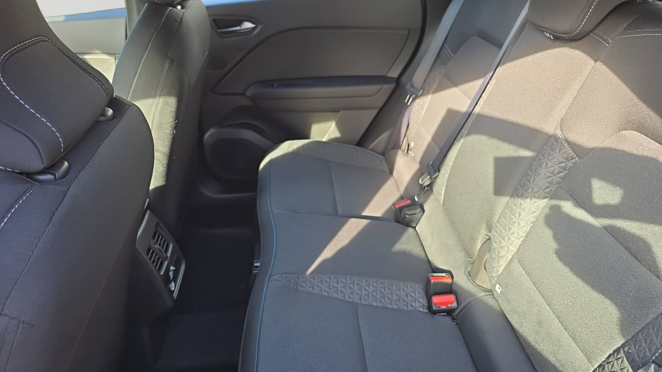 Acheter Renault Captur 2 Captur E-Tech full hybrid 160 ch Evolution 5p neuf dans les concessions du Groupe Faurie