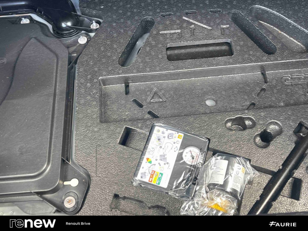 Acheter Renault Clio 5 Clio E-Tech full hybrid 145 ch GSR2 Evolution 5p occasion dans les concessions du Groupe Faurie