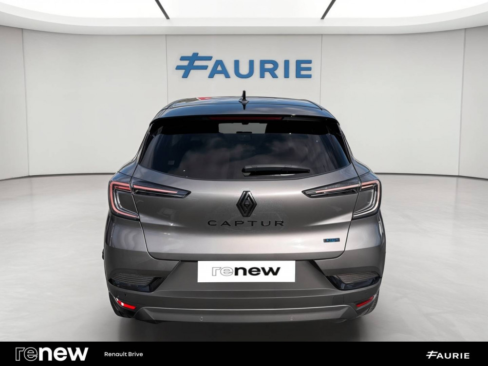 Acheter Renault Captur 2 Captur E-Tech full hybrid 145 ch esprit Alpine 5p occasion dans les concessions du Groupe Faurie