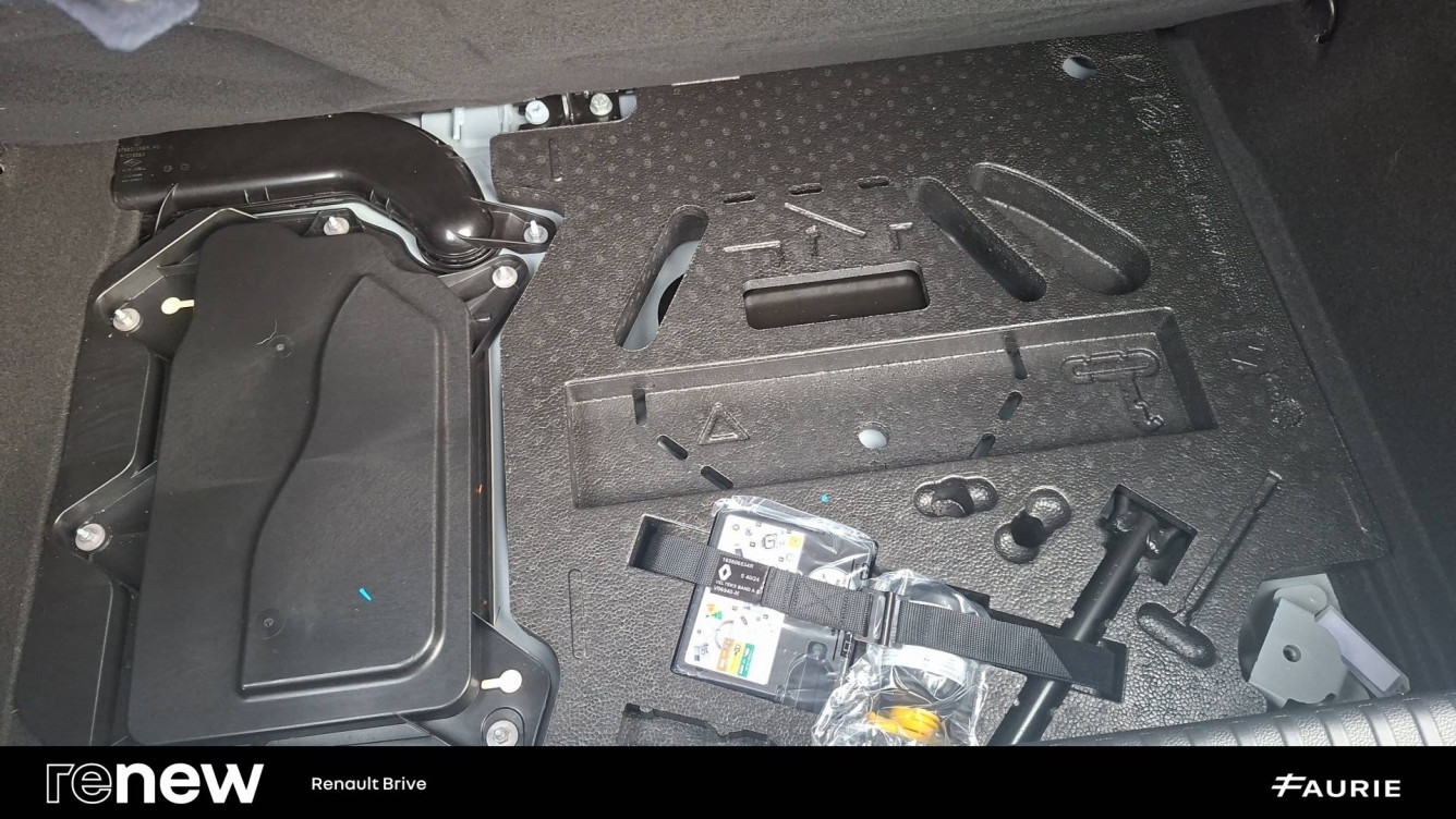 Acheter Renault Clio 5 Clio E-Tech full hybrid 145 ch GSR2 Evolution 5p occasion dans les concessions du Groupe Faurie