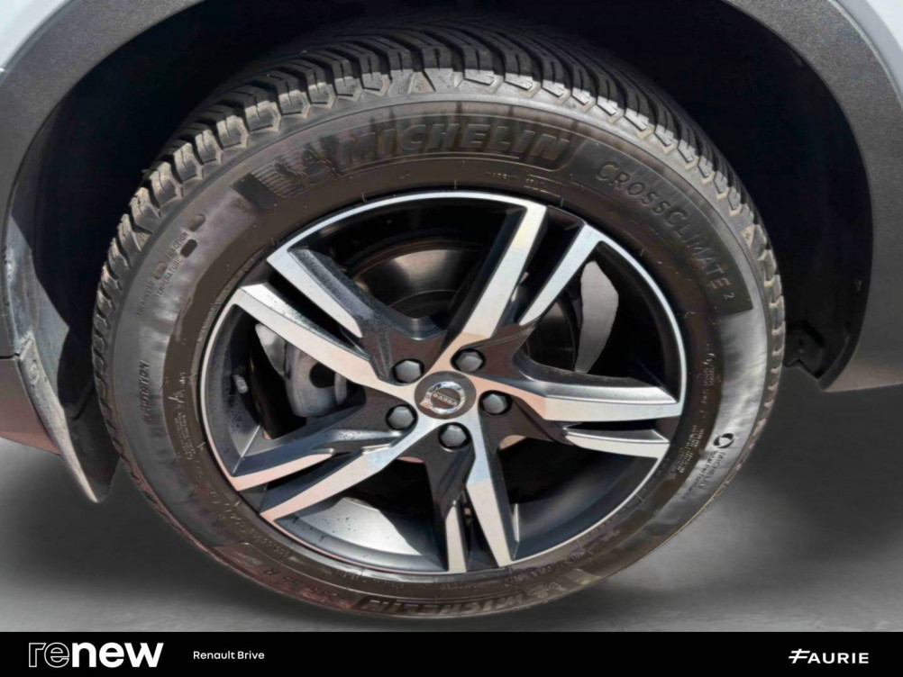 Acheter Volvo XC40 XC40 T3 163 ch R-Design 5p occasion dans les concessions du Groupe Faurie