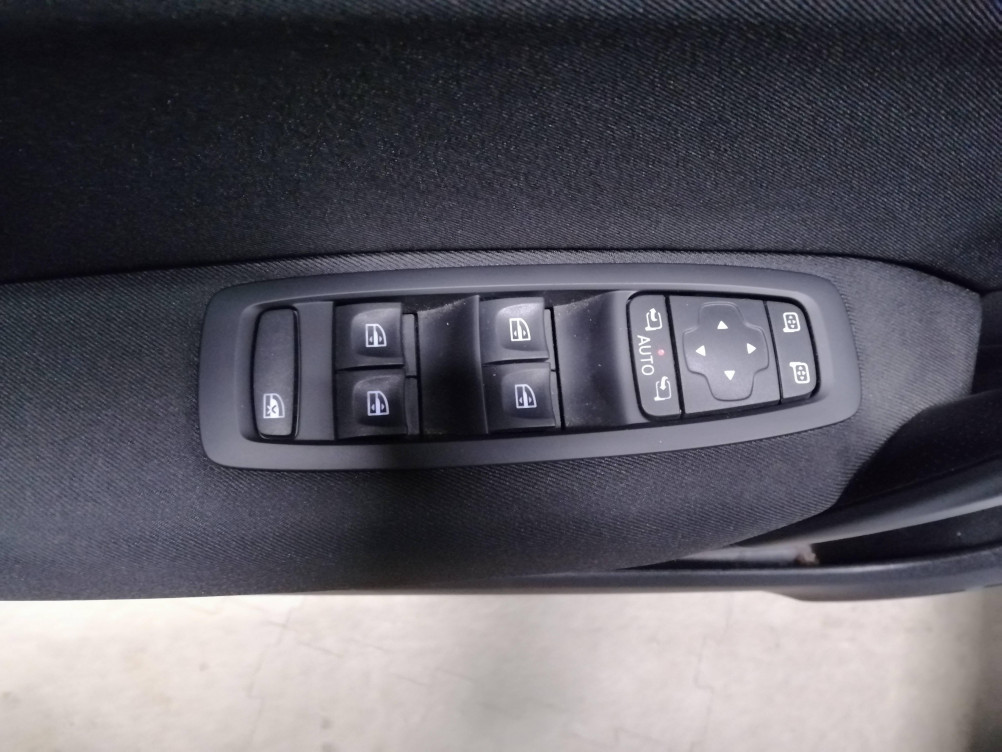 Acheter Renault Megane 4 Megane IV Berline Blue dCi 115 EDC Evolution 5p occasion dans les concessions du Groupe Faurie