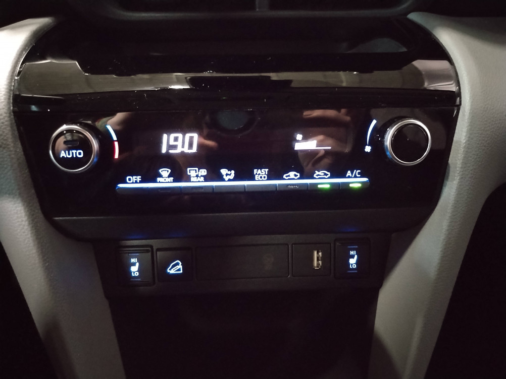 Acheter Toyota Yaris Cross Yaris Cross Hybride 116h AWD-i Dynamic Business + Programme Beyond Zero Academy 5p occasion dans les concessions du Groupe Faurie