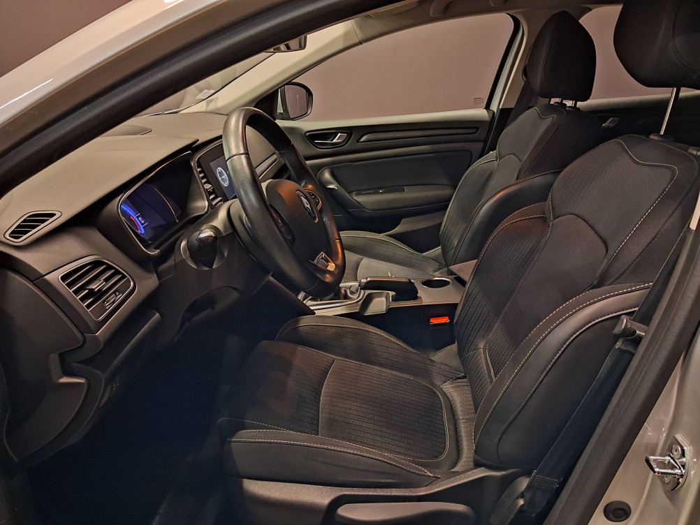 Acheter Renault Megane 4 Mégane IV Berline Blue dCi 115 Business 5p occasion dans les concessions du Groupe Faurie