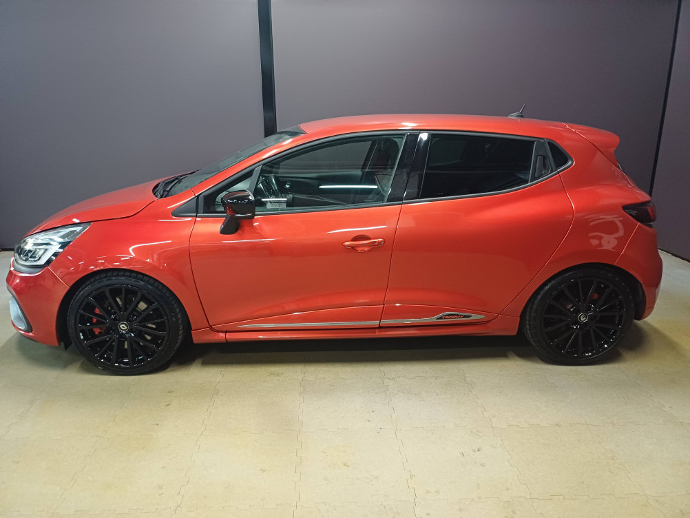 Acheter Renault Clio 4 Clio 1.6 Turbo 220 EDC RS Trophy 5p occasion dans les concessions du Groupe Faurie