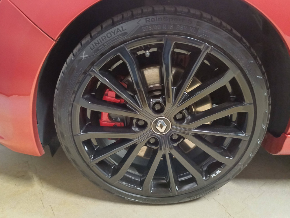 Acheter Renault Clio 4 Clio 1.6 Turbo 220 EDC RS Trophy 5p occasion dans les concessions du Groupe Faurie