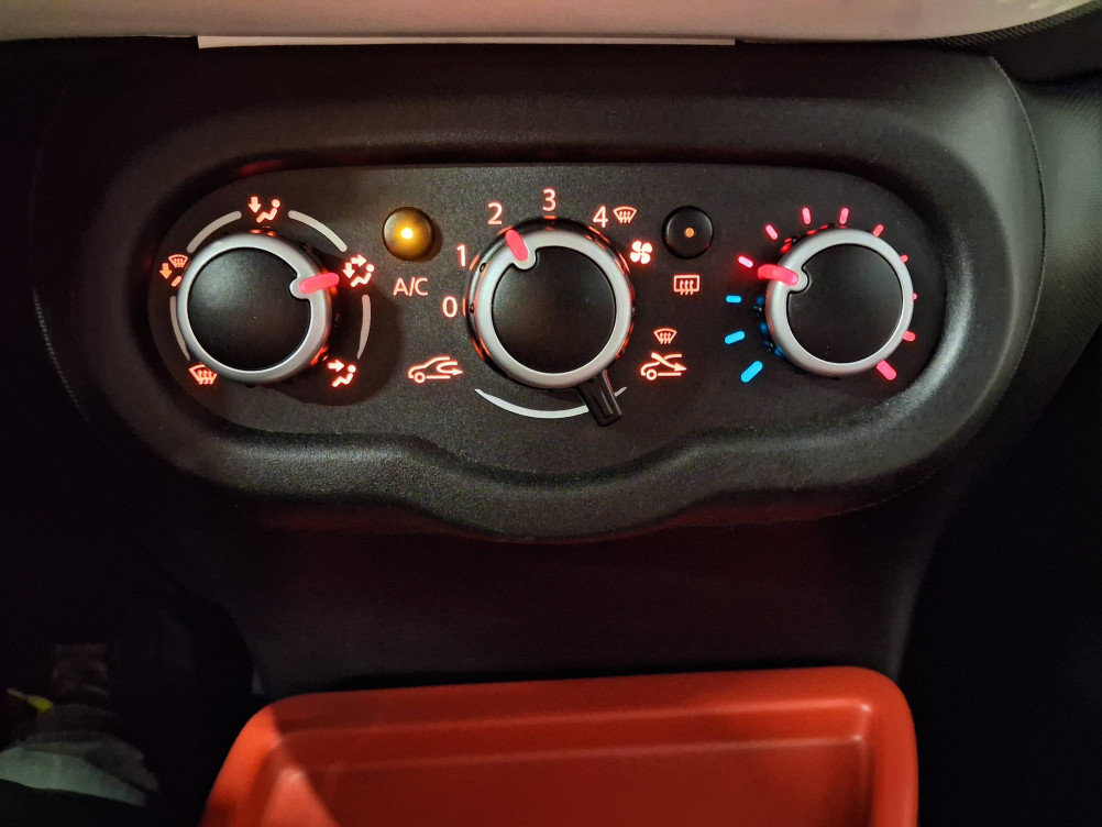Acheter Renault Twingo 3 Twingo III 1.0 SCe 70 E6 Limited 5p occasion dans les concessions du Groupe Faurie