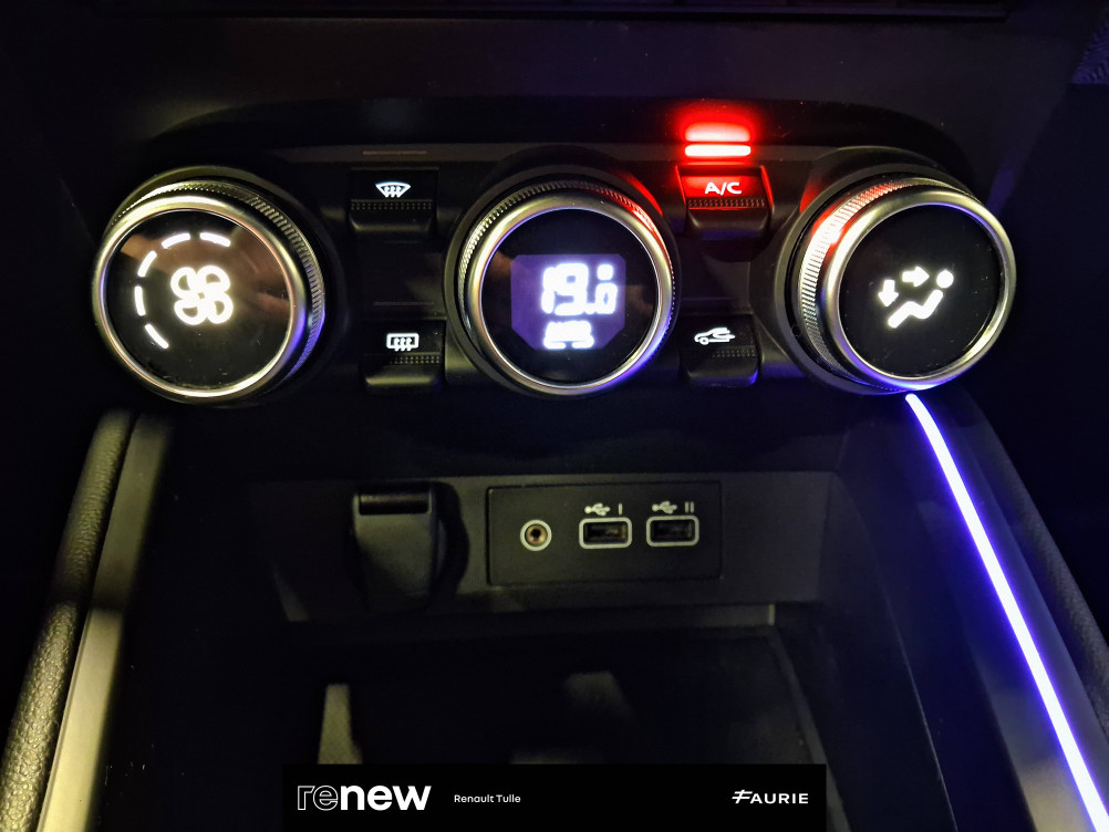 Acheter Renault Clio 5 Clio E-Tech full hybrid 145 Techno 5p occasion dans les concessions du Groupe Faurie