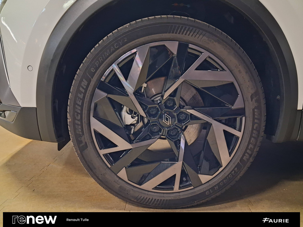 Acheter Renault Captur 2 Captur E-Tech full hybrid 145 ch esprit Alpine 5p occasion dans les concessions du Groupe Faurie