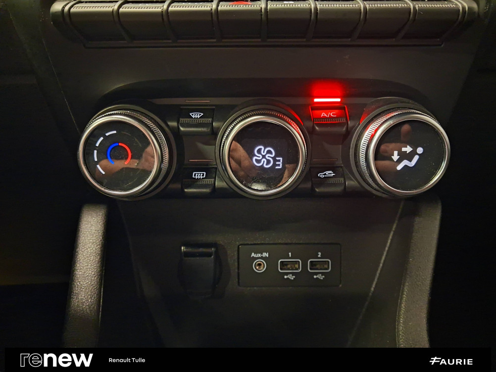 Acheter Renault Clio 5 Clio E-Tech 140 Business 5p occasion dans les concessions du Groupe Faurie