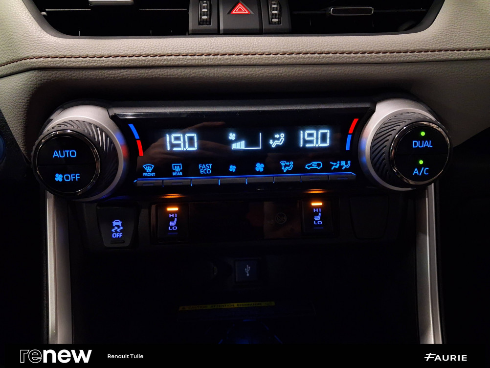 Acheter Toyota RAV4 5 RAV4 Hybride 222 ch AWD-i Lounge 5p occasion dans les concessions du Groupe Faurie