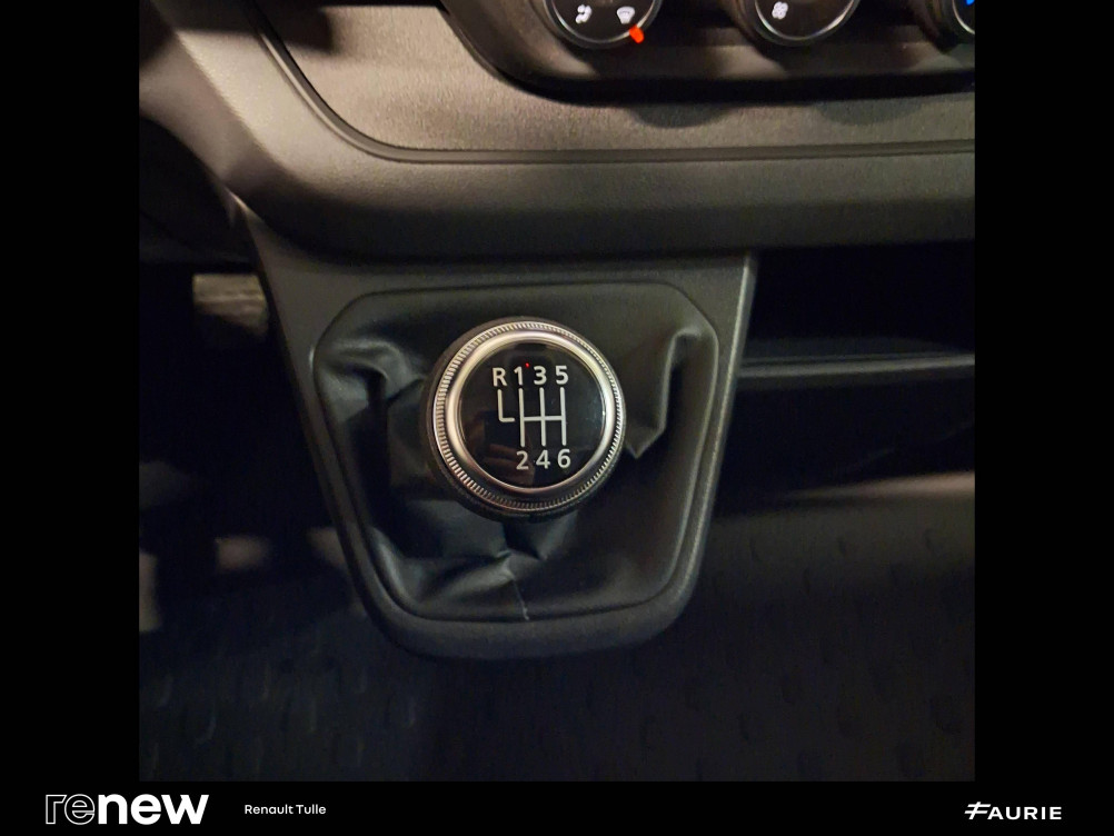 Acheter Renault Trafic 3 TRAFIC FG BLUE DCI 150 L2H1 3T GSR2 EXTRA 4p occasion dans les concessions du Groupe Faurie