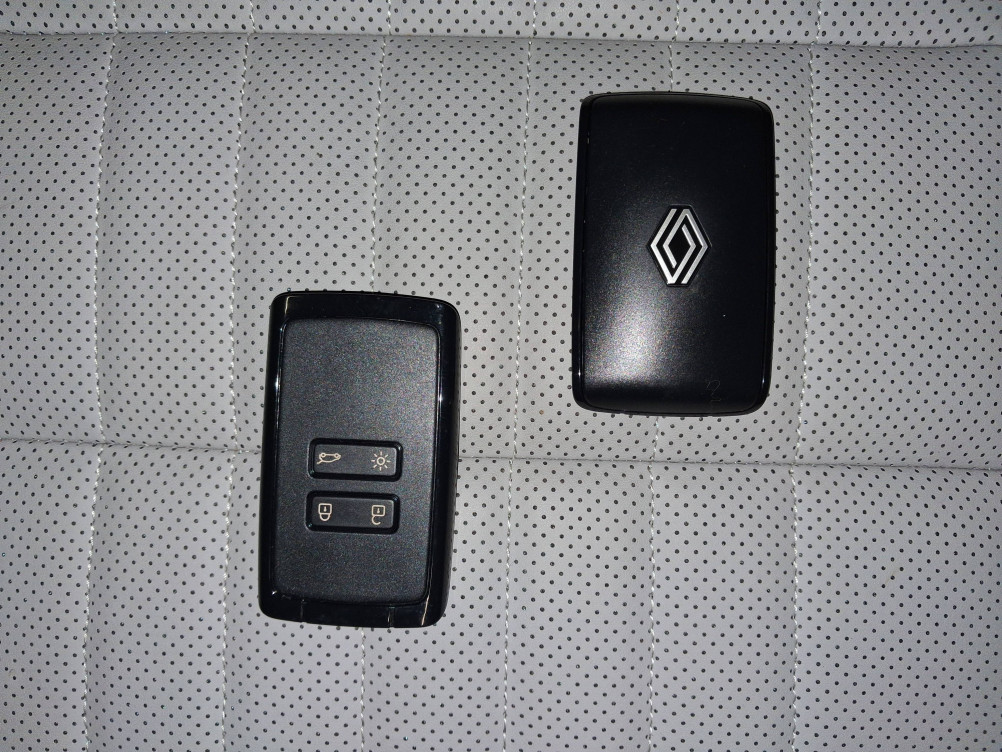 Acheter Renault Espace 6 Espace full hybrid E-Tech 200 ch 5pl Iconic 5p neuf dans les concessions du Groupe Faurie