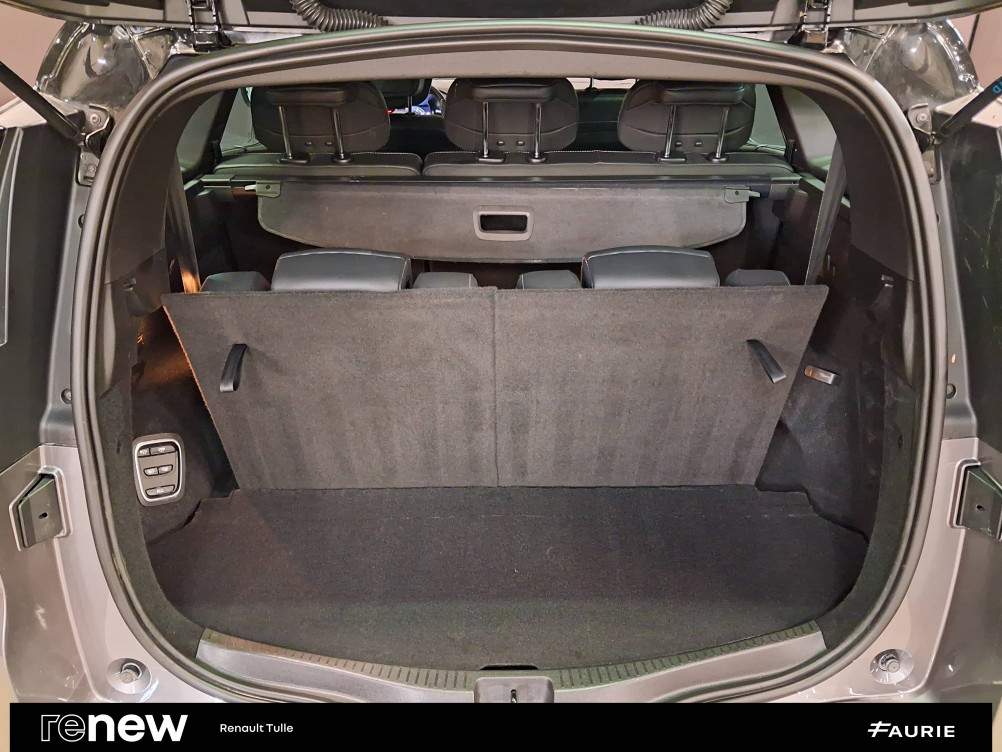 Acheter Renault Grand Scenic 4 Grand Scenic TCe 140 FAP EDC - 21 SL Black Edition 5p occasion dans les concessions du Groupe Faurie