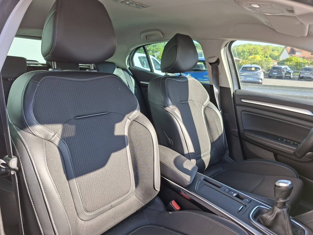 Acheter Renault Megane 4 Mégane IV Berline Blue dCi 115 - 20 Intens 5p occasion dans les concessions du Groupe Faurie