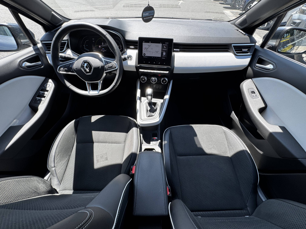 Acheter Renault Clio 5 Clio E-Tech 140 Intens 5p occasion dans les concessions du Groupe Faurie