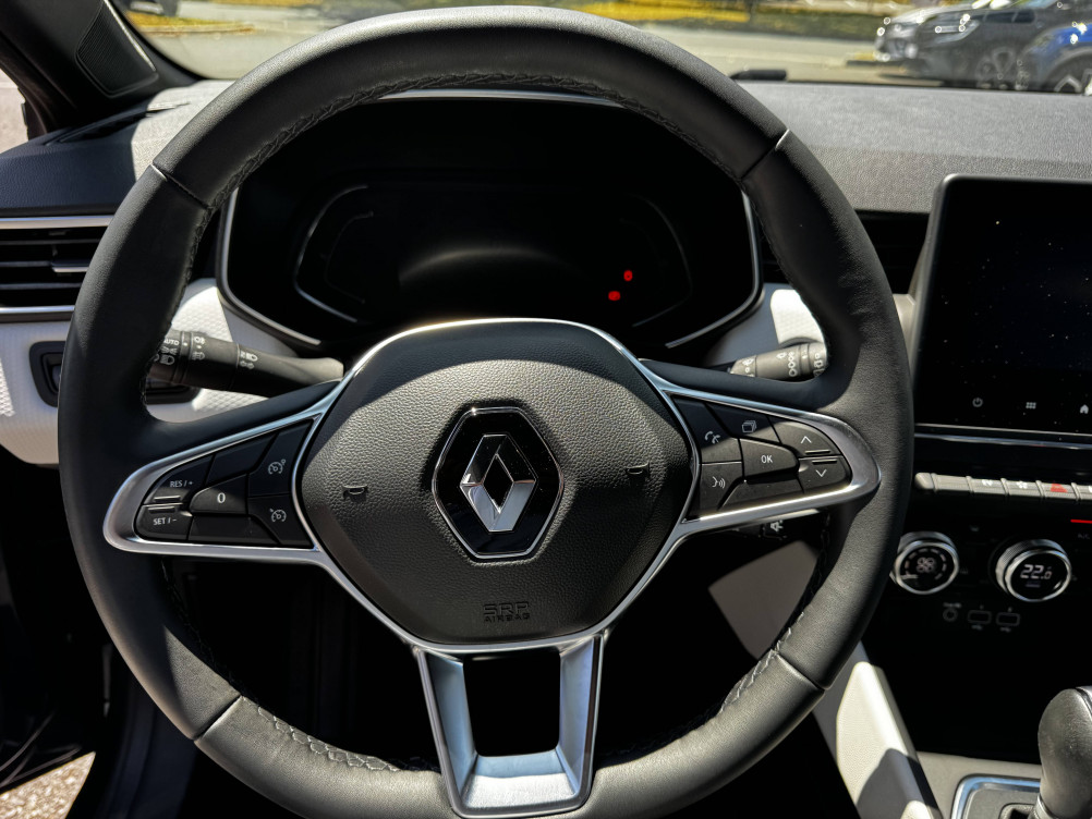 Acheter Renault Clio 5 Clio E-Tech 140 Intens 5p occasion dans les concessions du Groupe Faurie