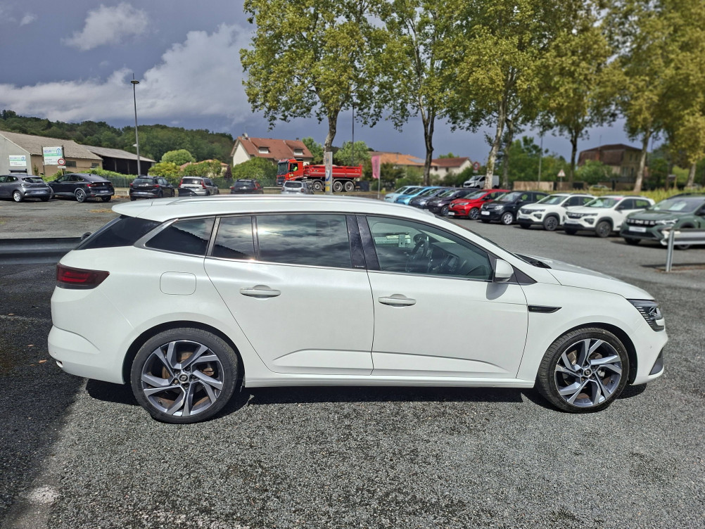 Acheter Renault Megane 4 Mégane IV Estate E-TECH Plug-In Hybride 160 R.S. Line 5p occasion dans les concessions du Groupe Faurie