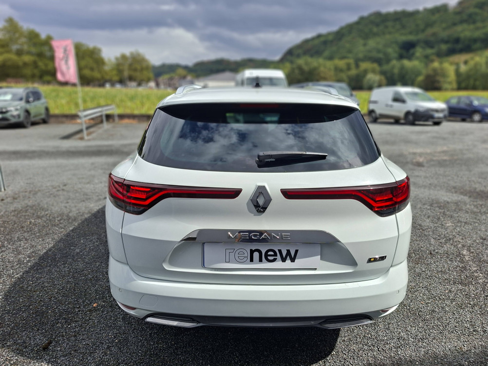 Acheter Renault Megane 4 Mégane IV Estate E-TECH Plug-In Hybride 160 R.S. Line 5p occasion dans les concessions du Groupe Faurie