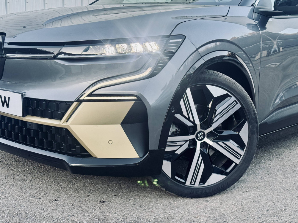 Acheter Renault Megane E-Tech Megane E-Tech EV60 220 ch super charge Iconic 5p occasion dans les concessions du Groupe Faurie