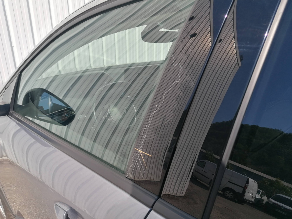 Acheter Peugeot 3008 3008 Hybrid 225 e-EAT8 Roadtrip 5p occasion dans les concessions du Groupe Faurie