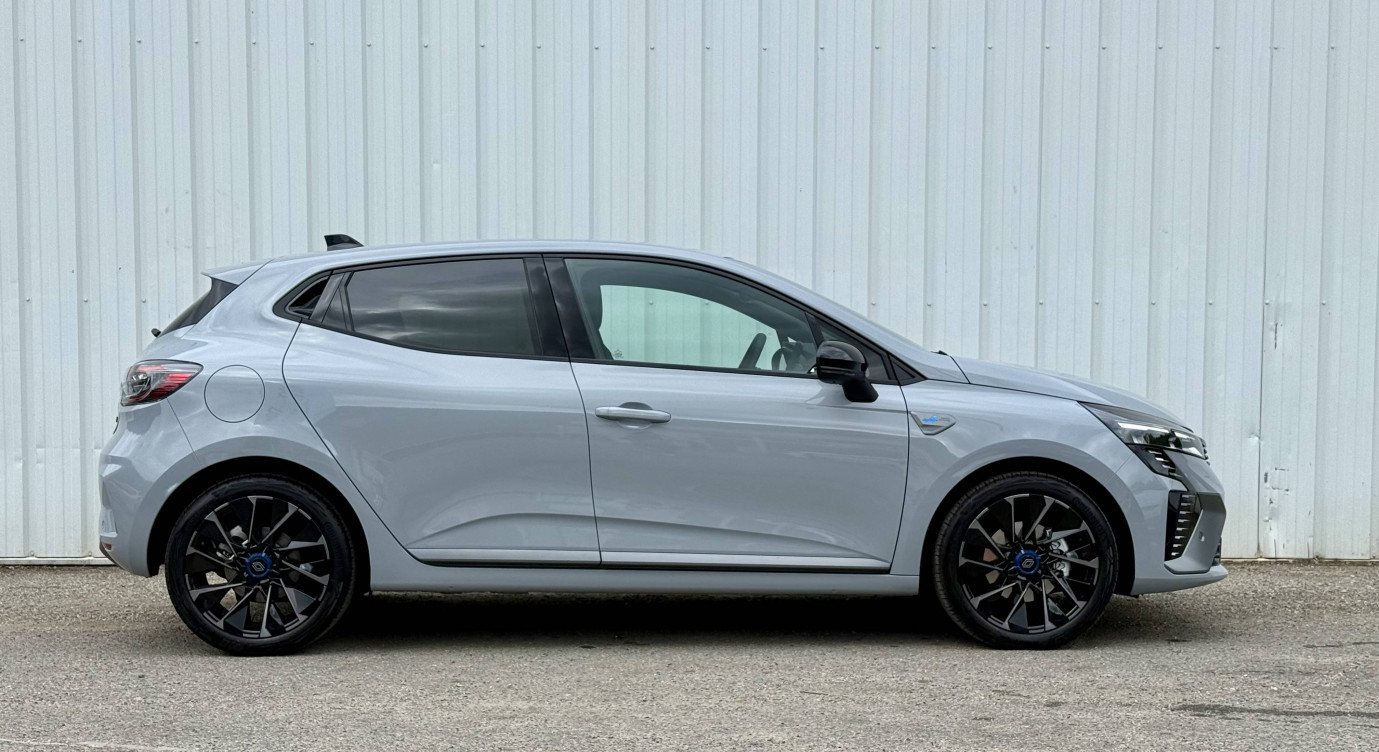 Acheter Renault Clio 5 Clio E-Tech full hybrid 145 ch GSR2 Esprit Alpine 5p occasion dans les concessions du Groupe Faurie