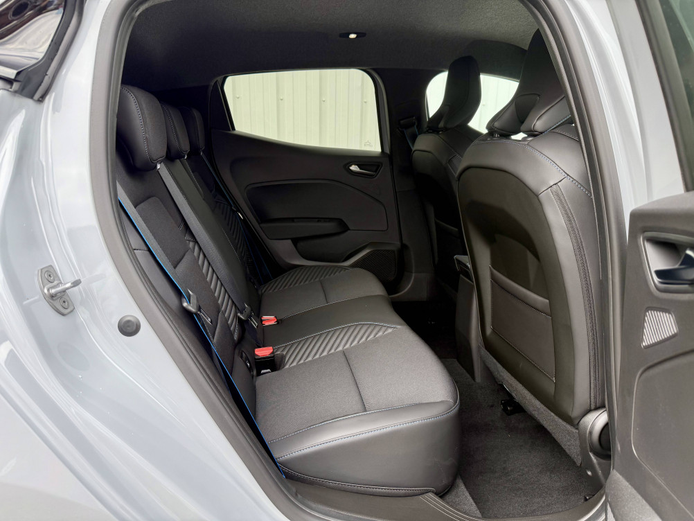 Acheter Renault Clio 5 Clio E-Tech full hybrid 145 ch GSR2 Esprit Alpine 5p occasion dans les concessions du Groupe Faurie