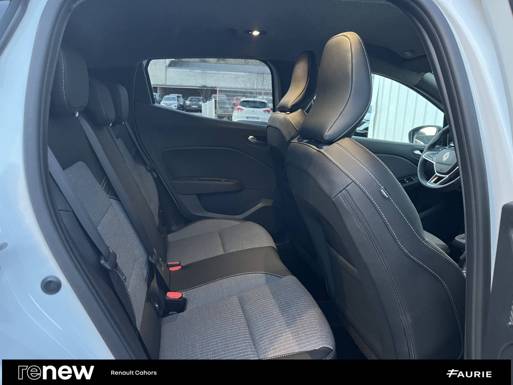 Acheter Renault Clio 5 Clio E-Tech full hybrid 145 ch GSR2 Techno 5p occasion dans les concessions du Groupe Faurie