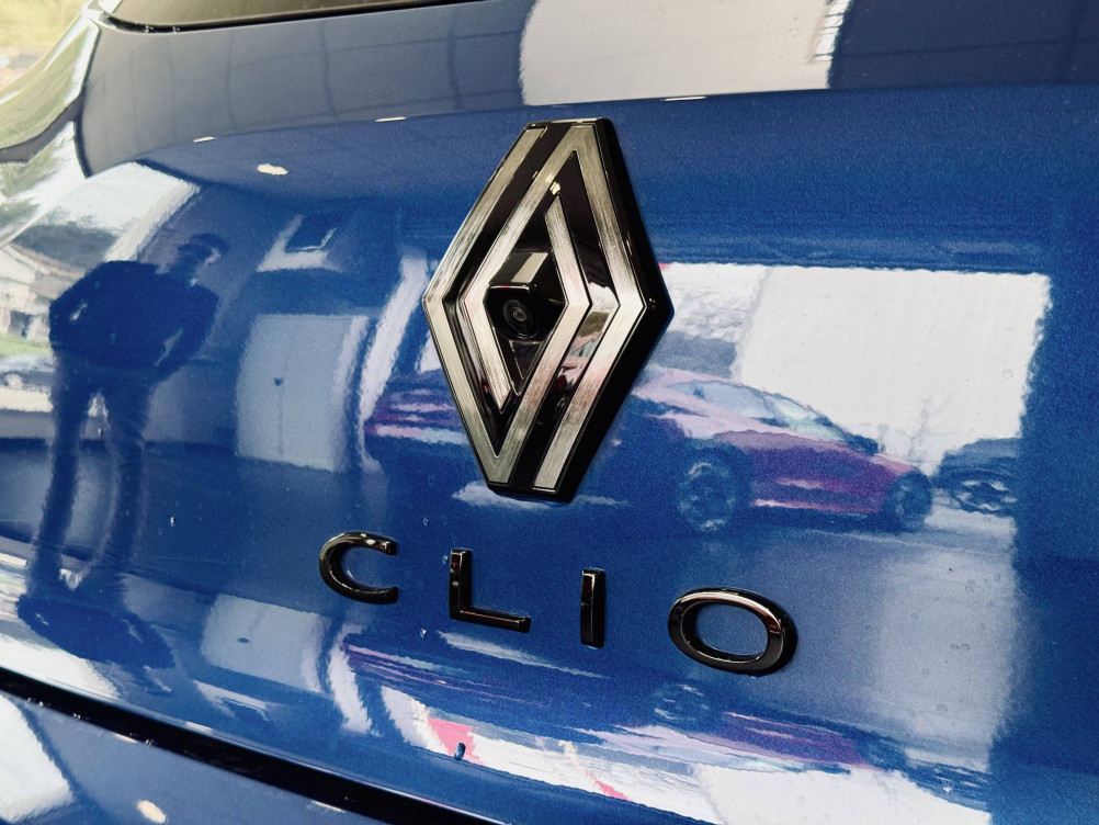Acheter Renault Clio 5 Clio TCe 90 ch GSR2 Esprit Alpine 5p neuf dans les concessions du Groupe Faurie