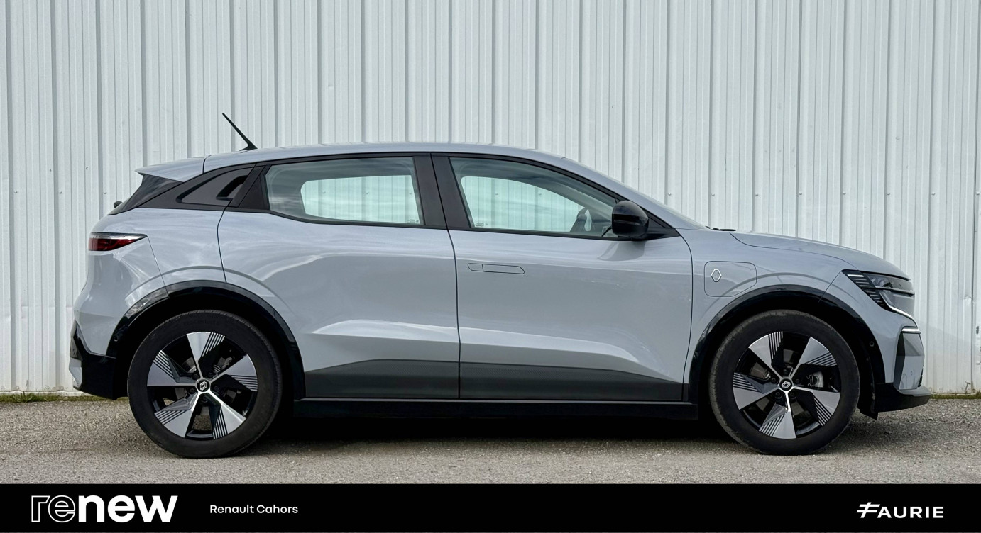 Acheter Renault Megane E-Tech Megane E-Tech EV40 130ch standard charge Equilibre 5p occasion dans les concessions du Groupe Faurie