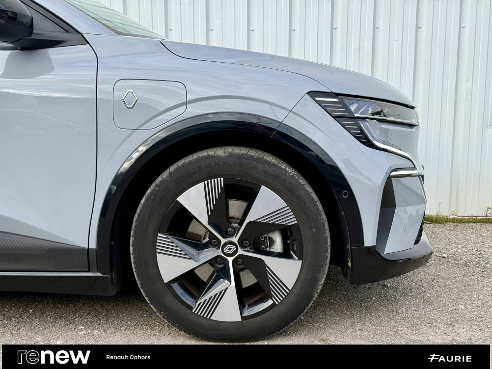 Acheter Renault Megane E-Tech Megane E-Tech EV40 130ch standard charge Equilibre 5p occasion dans les concessions du Groupe Faurie