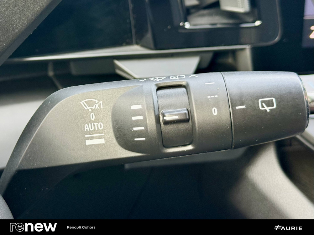 Acheter Renault Megane E-Tech Megane E-Tech EV40 130ch standard charge Equilibre 5p occasion dans les concessions du Groupe Faurie