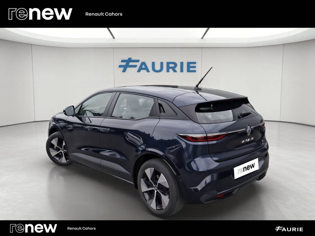 Acheter Renault Megane E-Tech Megane E-Tech EV40 130ch standard charge Equilibre 5p occasion dans les concessions du Groupe Faurie