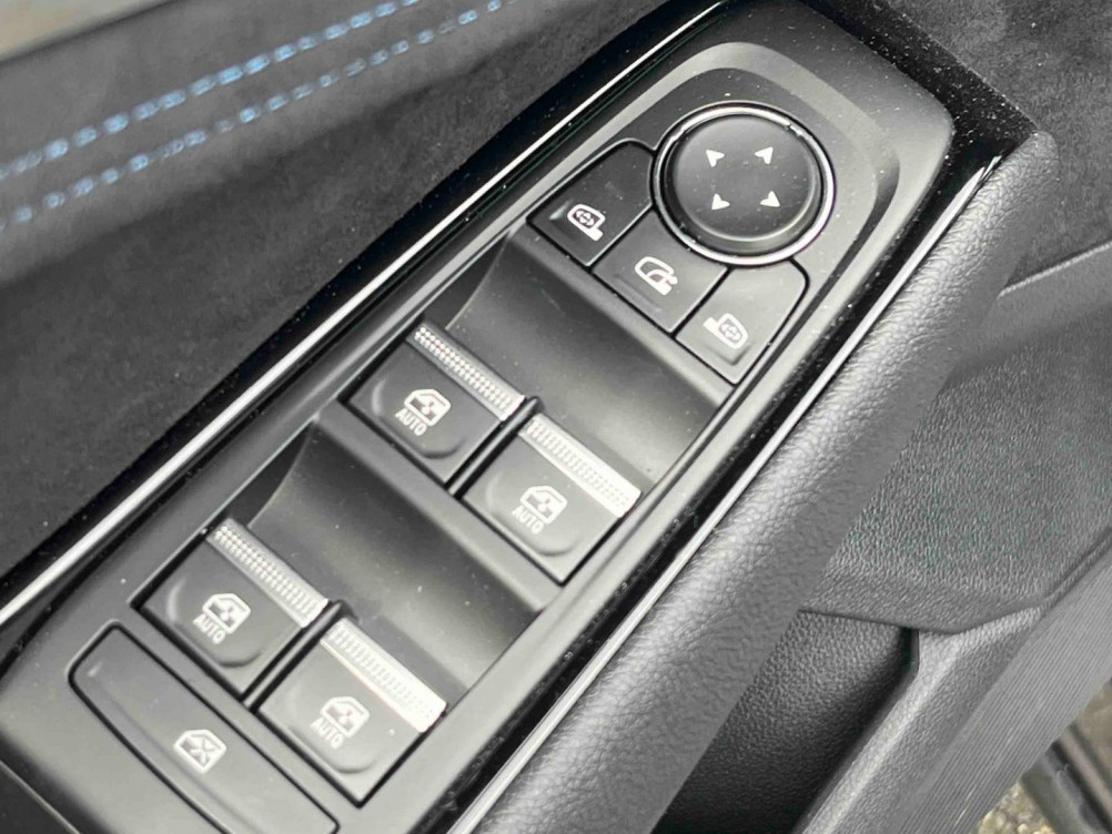 Acheter Renault Austral Austral full hybrid E-Tech 200 ch Esprit Alpine 5p neuf dans les concessions du Groupe Faurie
