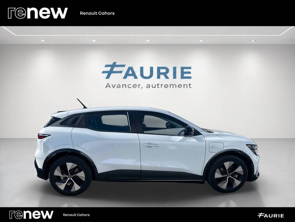 Acheter Renault Megane E-Tech Megane E-Tech EV40 130ch standard charge Equilibre 5p occasion dans les concessions du Groupe Faurie
