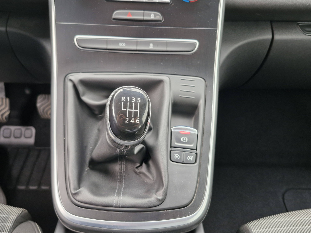 Acheter Renault Grand Scenic 4 Grand Scénic TCe 130 Energy Business 7 pl 5p occasion dans les concessions du Groupe Faurie