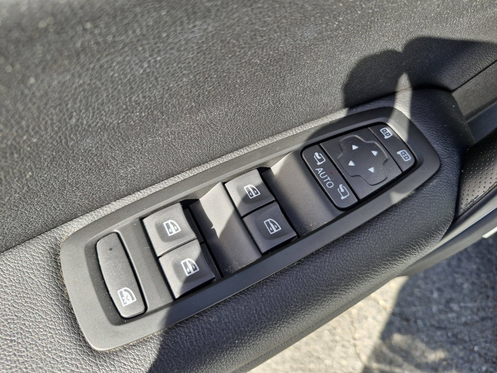 Acheter Renault Megane 4 Mégane IV Berline TCe 140 FAP Intens 5p occasion dans les concessions du Groupe Faurie