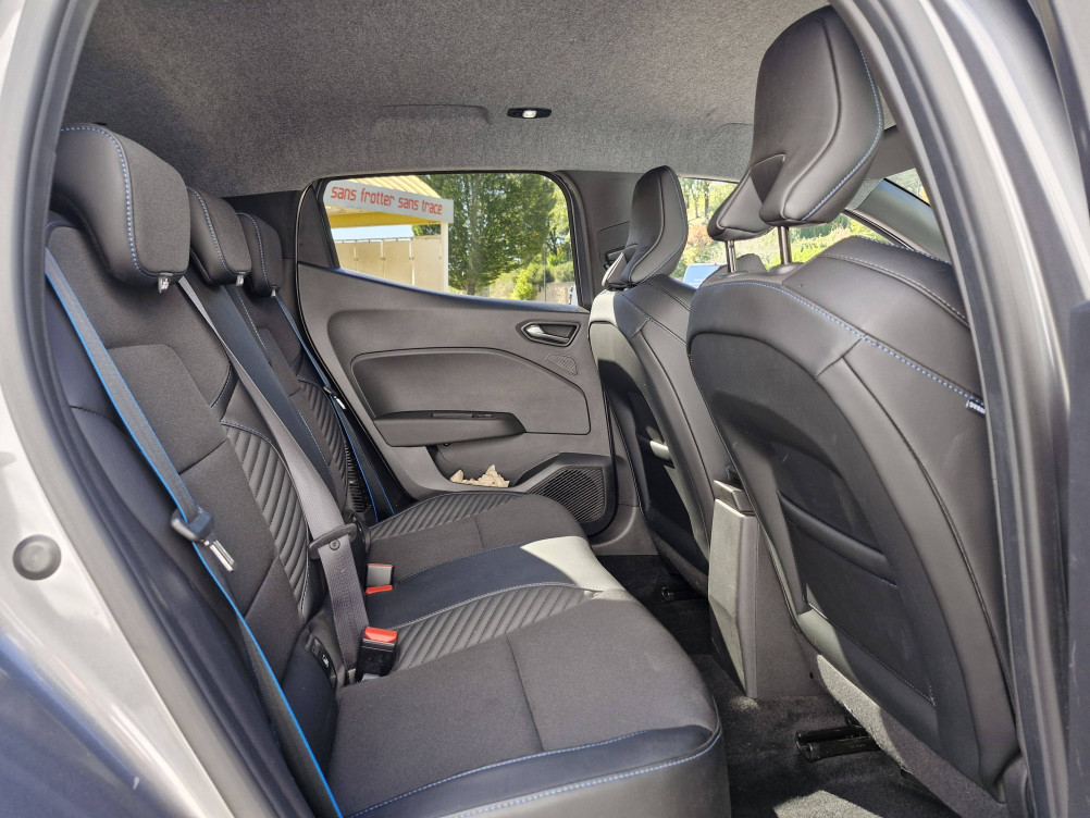 Acheter Renault Clio 5 Clio E-Tech full hybrid 145 Esprit Alpine 5p occasion dans les concessions du Groupe Faurie