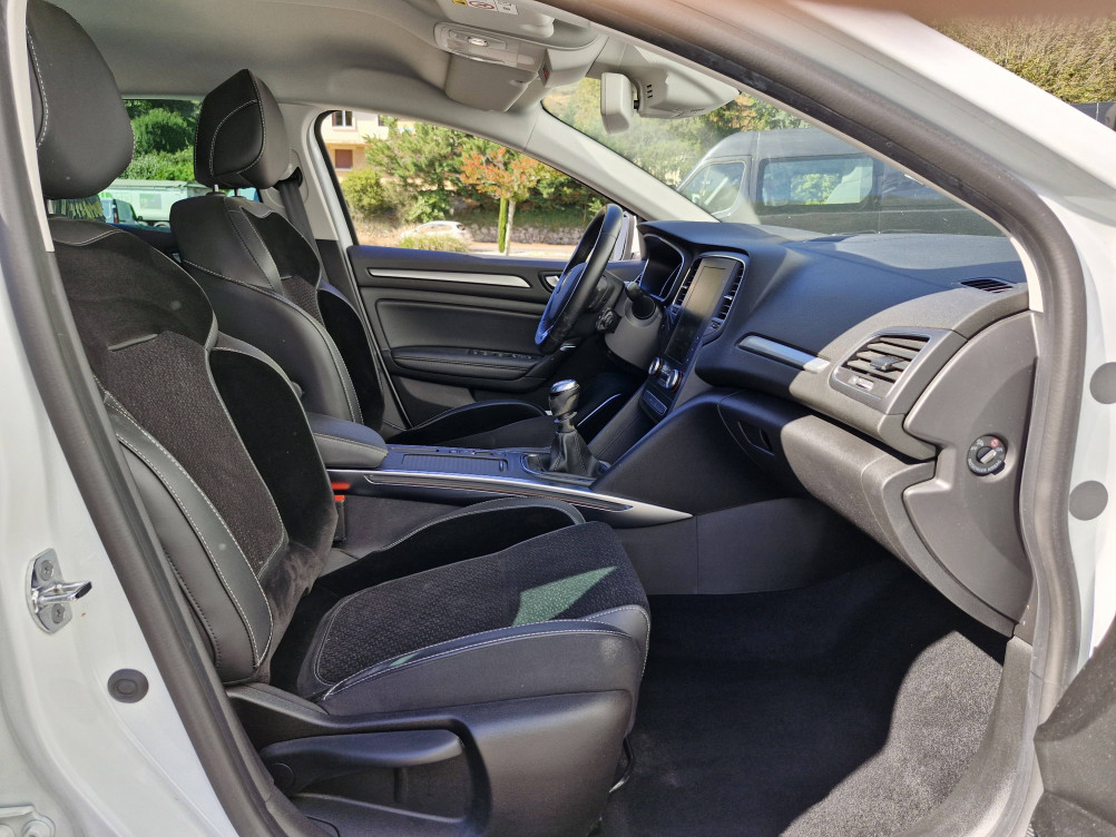 Acheter Renault Megane 4 Mégane IV Berline TCe 140 FAP Intens 5p occasion dans les concessions du Groupe Faurie