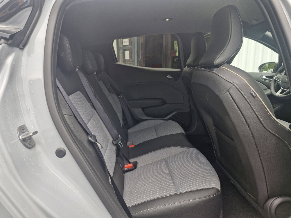 Acheter Renault Clio 5 Clio E-Tech full hybrid 145 ch GSR2 Techno 5p neuf dans les concessions du Groupe Faurie