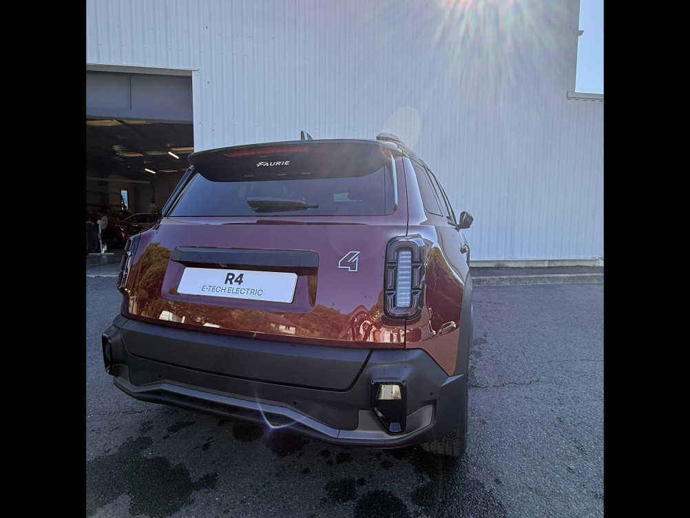 Acheter Renault Renault 4 Renault 4 E-Tech Electrique 150 ch autonomie confort Techno 5p neuf dans les concessions du Groupe Faurie