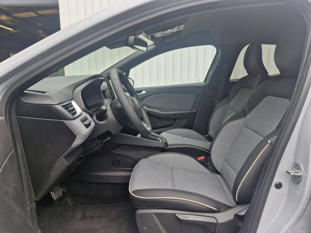 Acheter Renault Clio 5 Clio E-Tech full hybrid 145 ch GSR2 Techno 5p neuf dans les concessions du Groupe Faurie