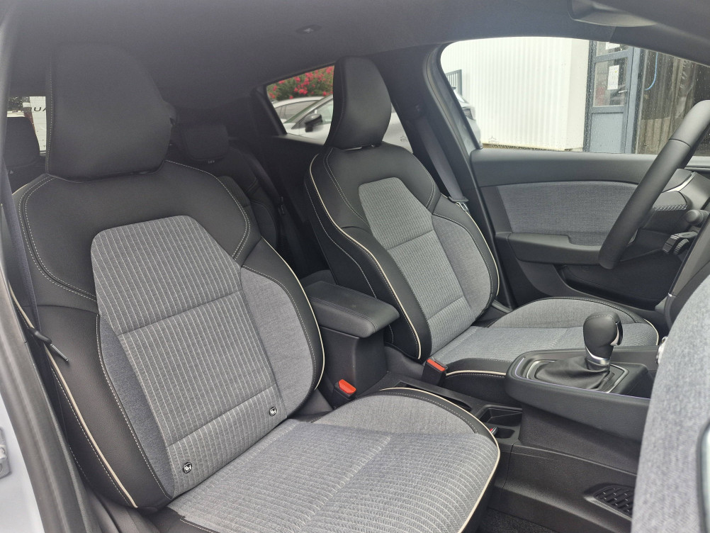 Acheter Renault Clio 5 Clio E-Tech full hybrid 145 ch GSR2 Techno 5p neuf dans les concessions du Groupe Faurie