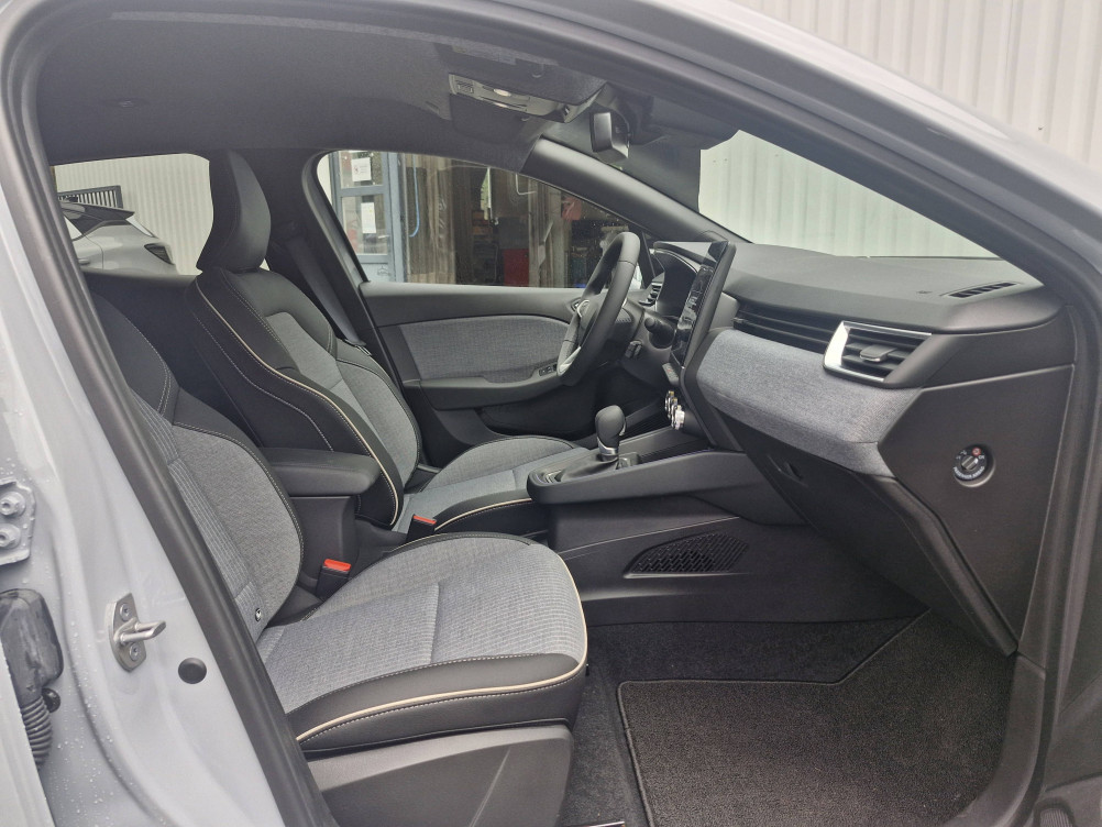 Acheter Renault Clio 5 Clio E-Tech full hybrid 145 ch GSR2 Techno 5p neuf dans les concessions du Groupe Faurie