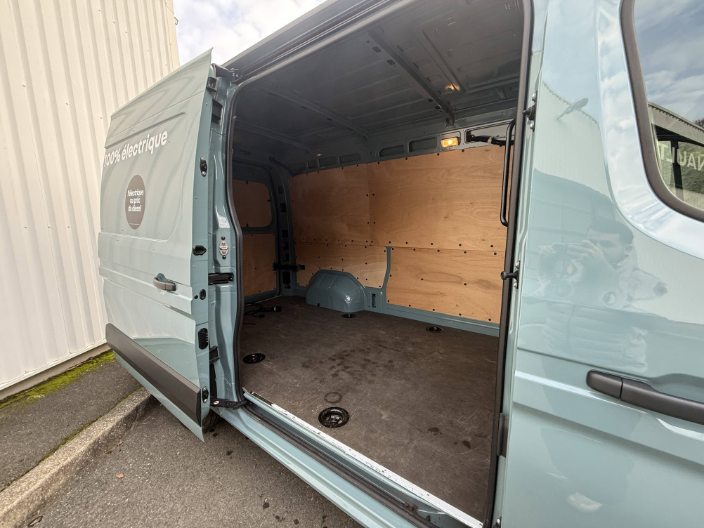 Acheter Renault Master Électrique MASTER ELECTRIQUE FGN L2H2 3T5 GRANDE AUTONOMIE ADVANCE 4p neuf dans les concessions du Groupe Faurie