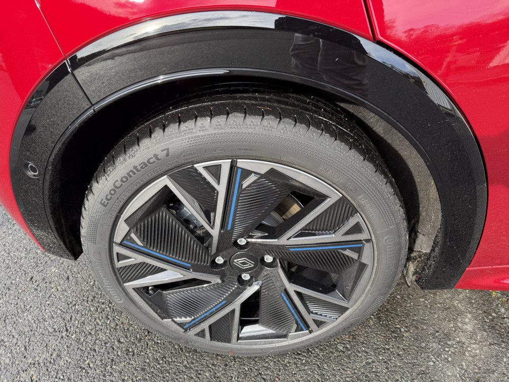 Acheter Renault Clio 6 Clio E-Tech full hybrid 160 ch esprit Alpine 5p neuf dans les concessions du Groupe Faurie