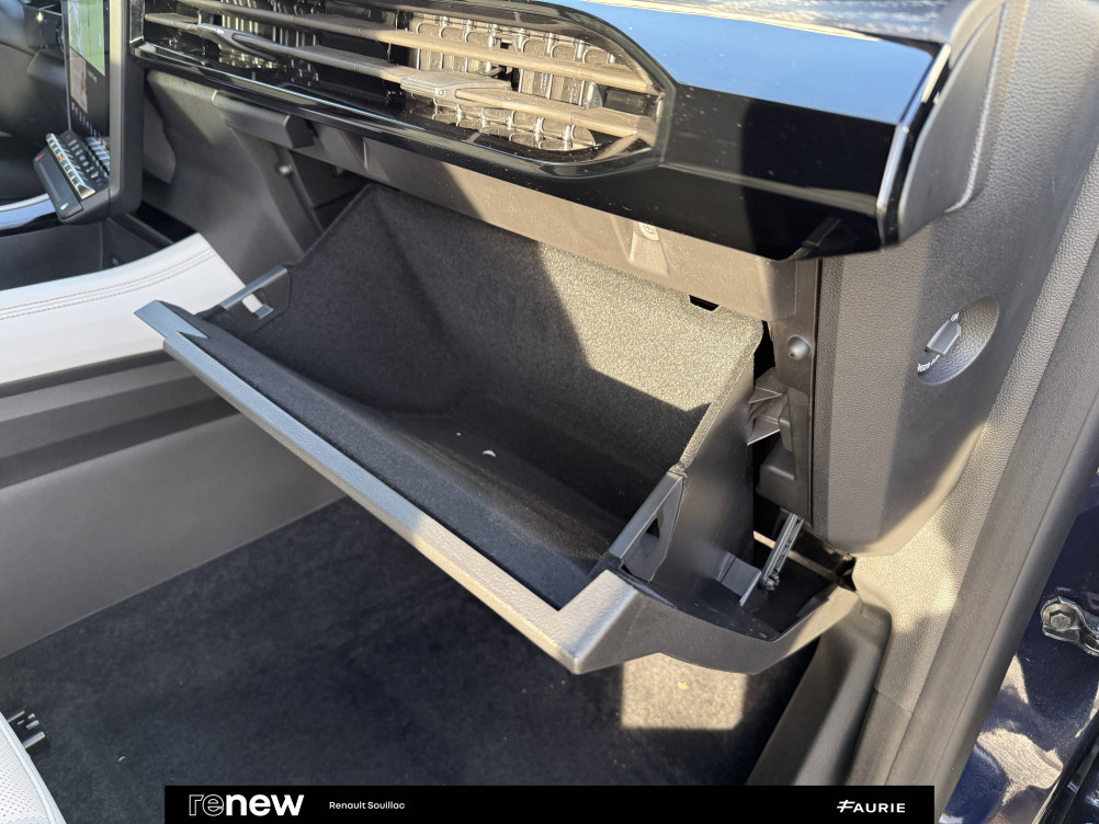 Acheter Renault Espace 6 Espace E-Tech full hybrid 200 GSR2 Iconic 5p occasion dans les concessions du Groupe Faurie