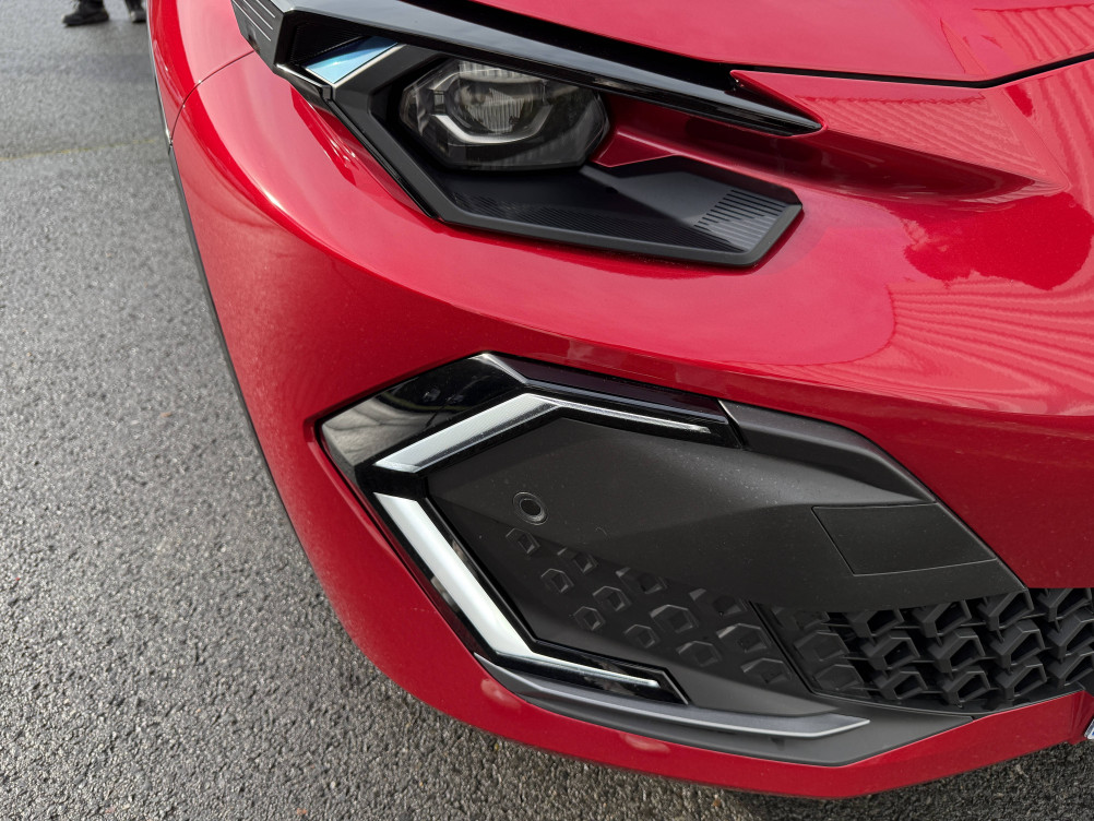 Acheter Renault Clio 6 Clio E-Tech full hybrid 160 ch esprit Alpine 5p neuf dans les concessions du Groupe Faurie