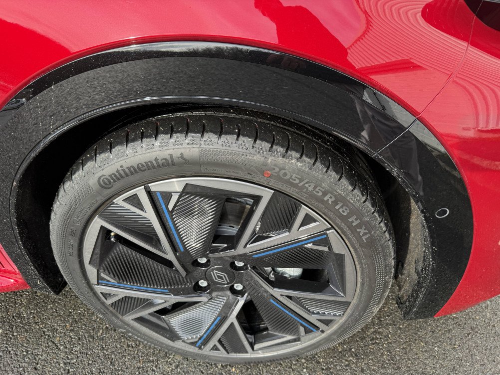 Acheter Renault Clio 6 Clio E-Tech full hybrid 160 ch esprit Alpine 5p neuf dans les concessions du Groupe Faurie