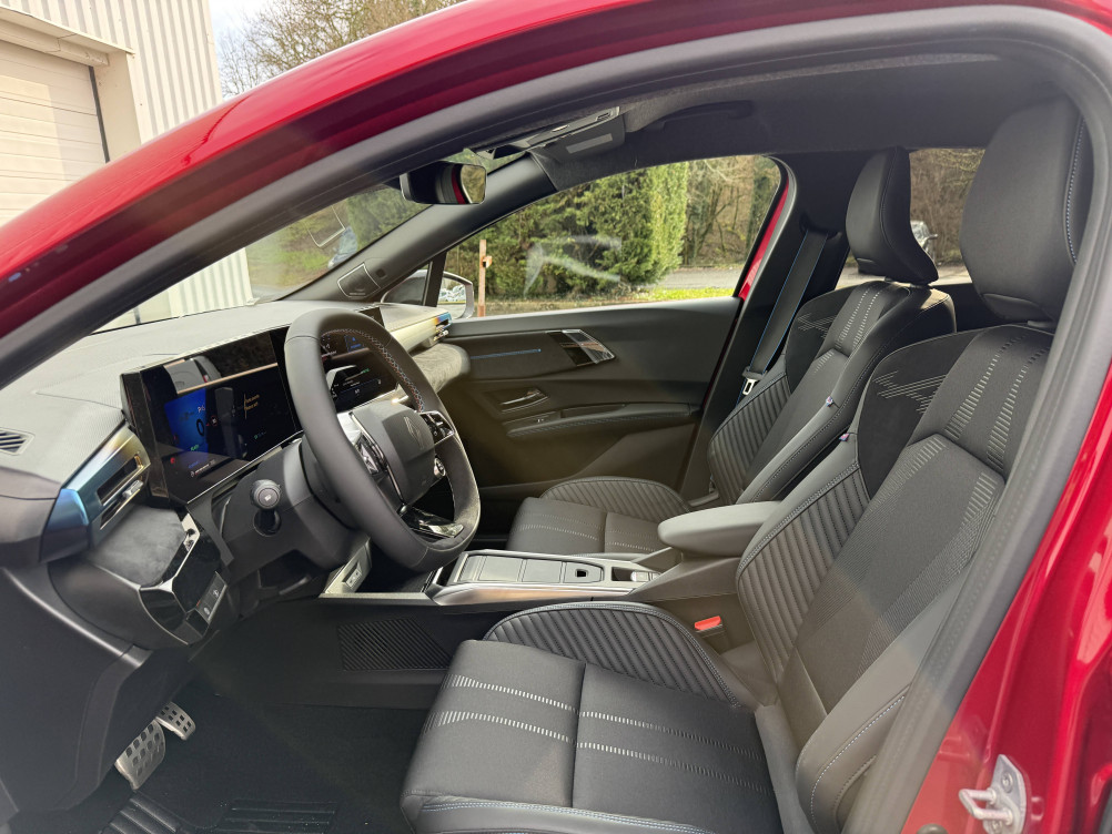 Acheter Renault Clio 6 Clio E-Tech full hybrid 160 ch esprit Alpine 5p neuf dans les concessions du Groupe Faurie